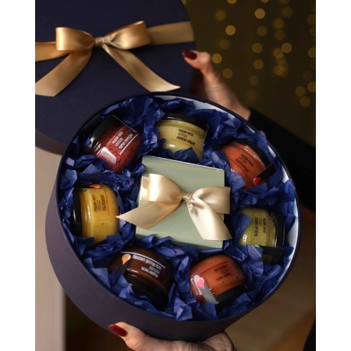 Новорічний подарунок. Синій раунд із свічкою та медовою пастою, 25 × 9 см Новорічний подарунок. Синій раунд із свічкою та медовою пастою, 25 × 9 см